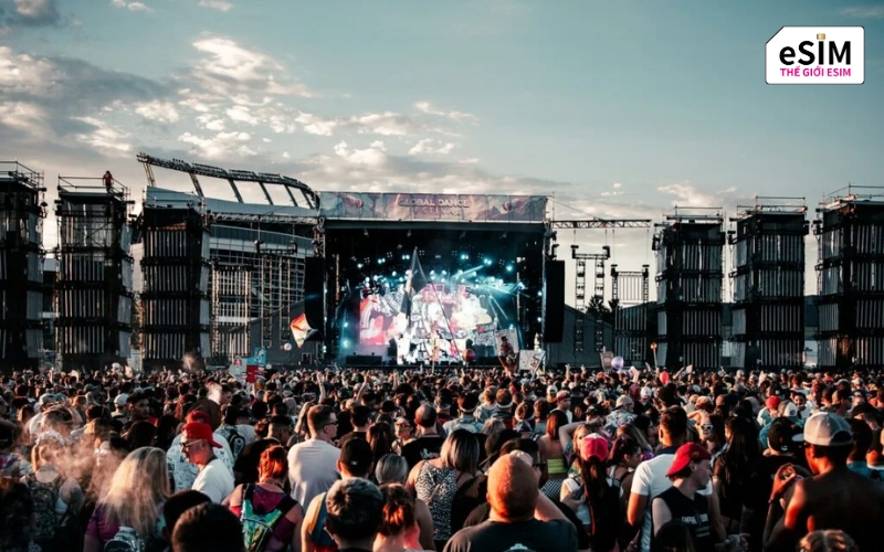 Gig Tripping là hành trình du lịch kết hợp xem concert, nơi âm nhạc dẫn lối những trải nghiệm khám phá.